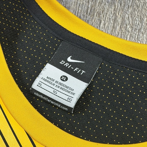 Nike Dri-FIT Iowa Hawkeyes Long Sleeve Shooting Shirt Mens XL Black Yellow NCAA - Picture 6 of 11